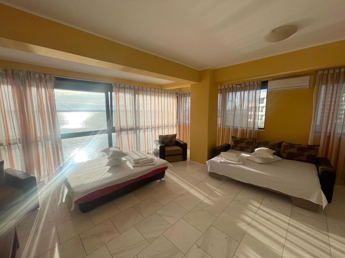Sophia Lake View Suite Mamaia Exterior foto
