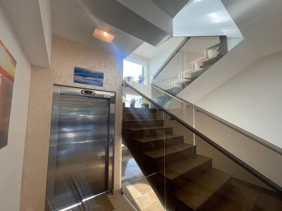 Sophia Lake View Suite Mamaia Exterior foto