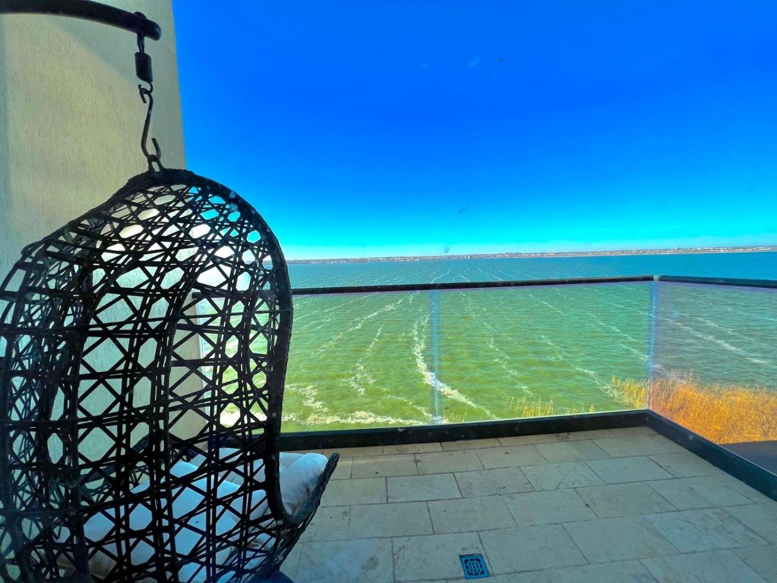 Sophia Lake View Suite Mamaia Exterior foto